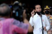Presiden Jokowi Minta Menteri Kerja Ekstra Tangani Covid-19